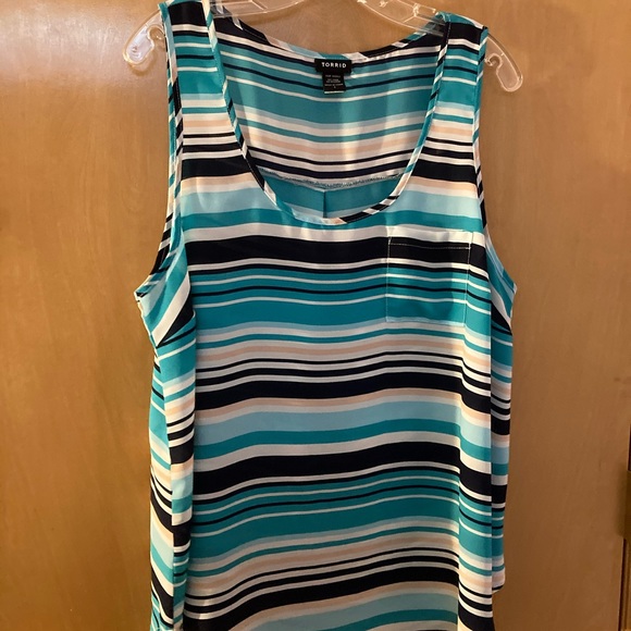 TORRID “Georgette” Pocket Tank Top with Stripes size 1 - Picture 2 of 5